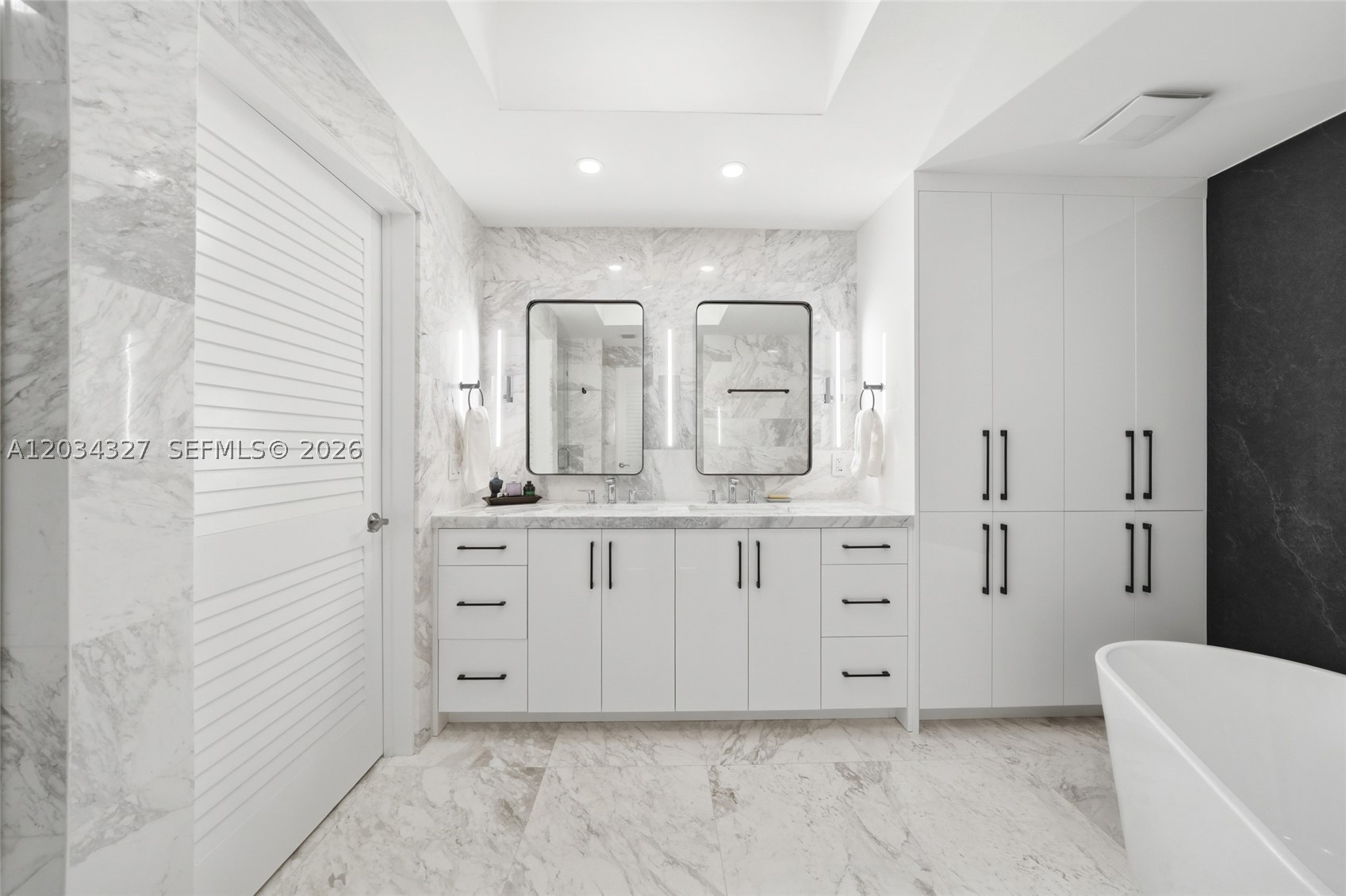 LA RIVE CONDO - Residential