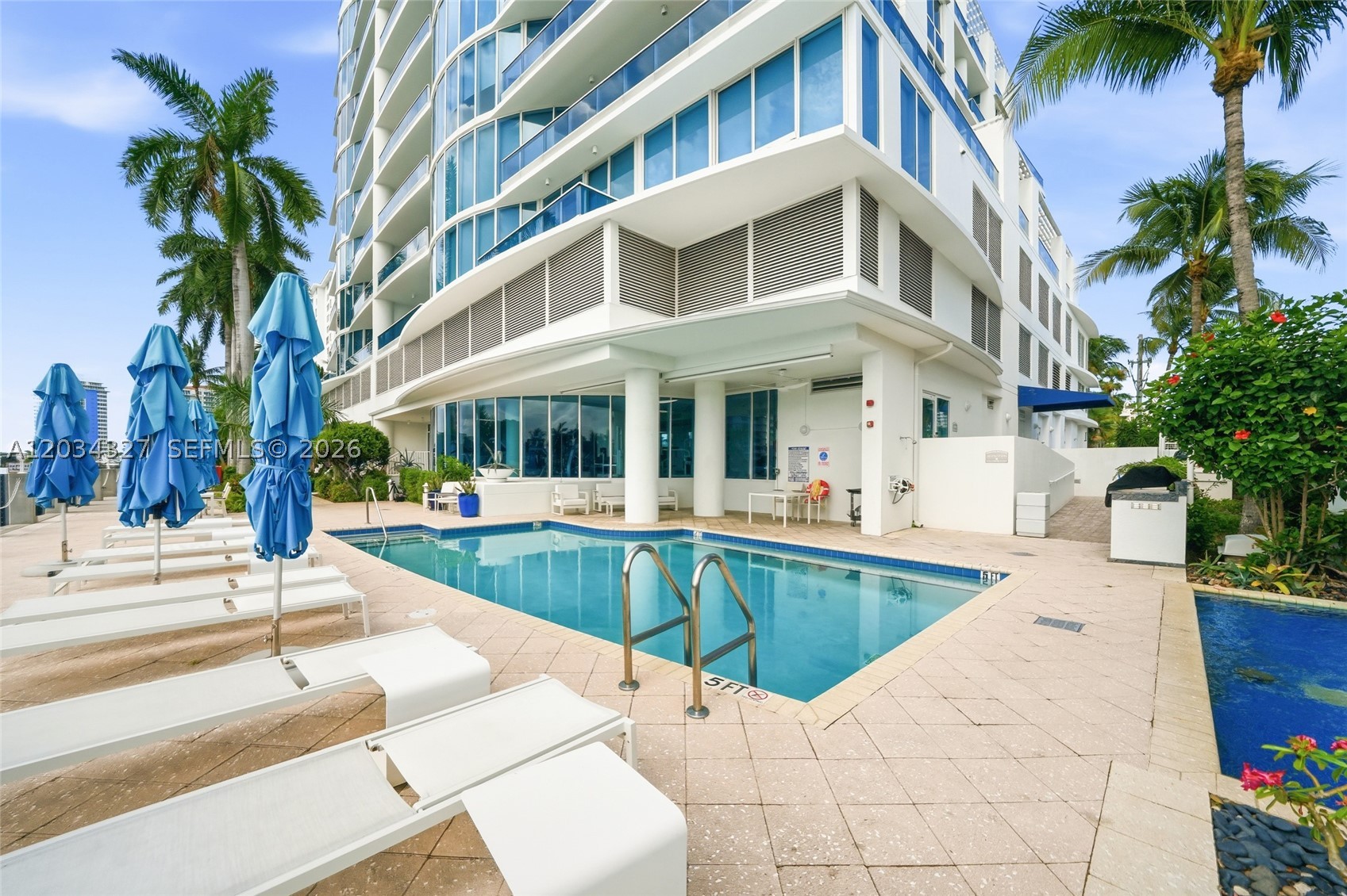 LA RIVE CONDO - Residential