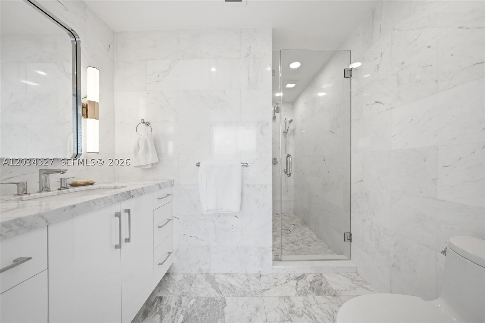 LA RIVE CONDO - Residential