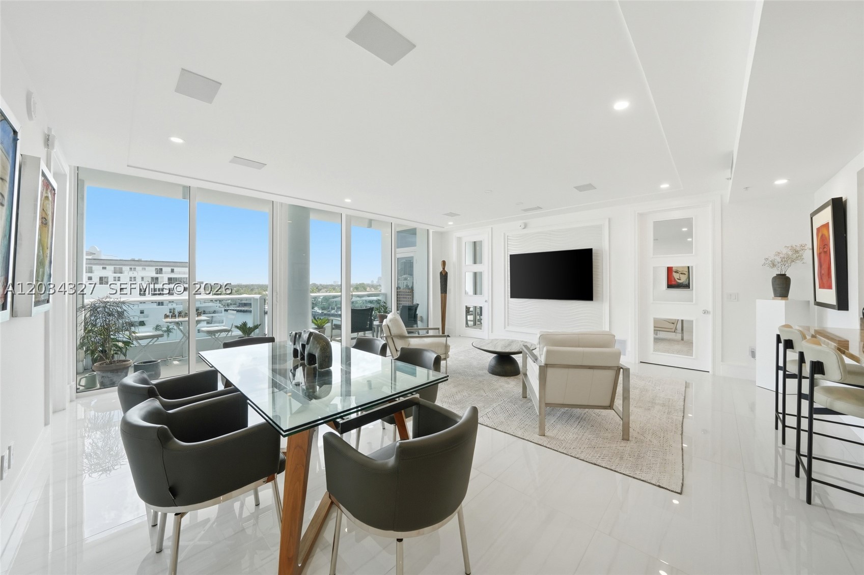 LA RIVE CONDO - Residential