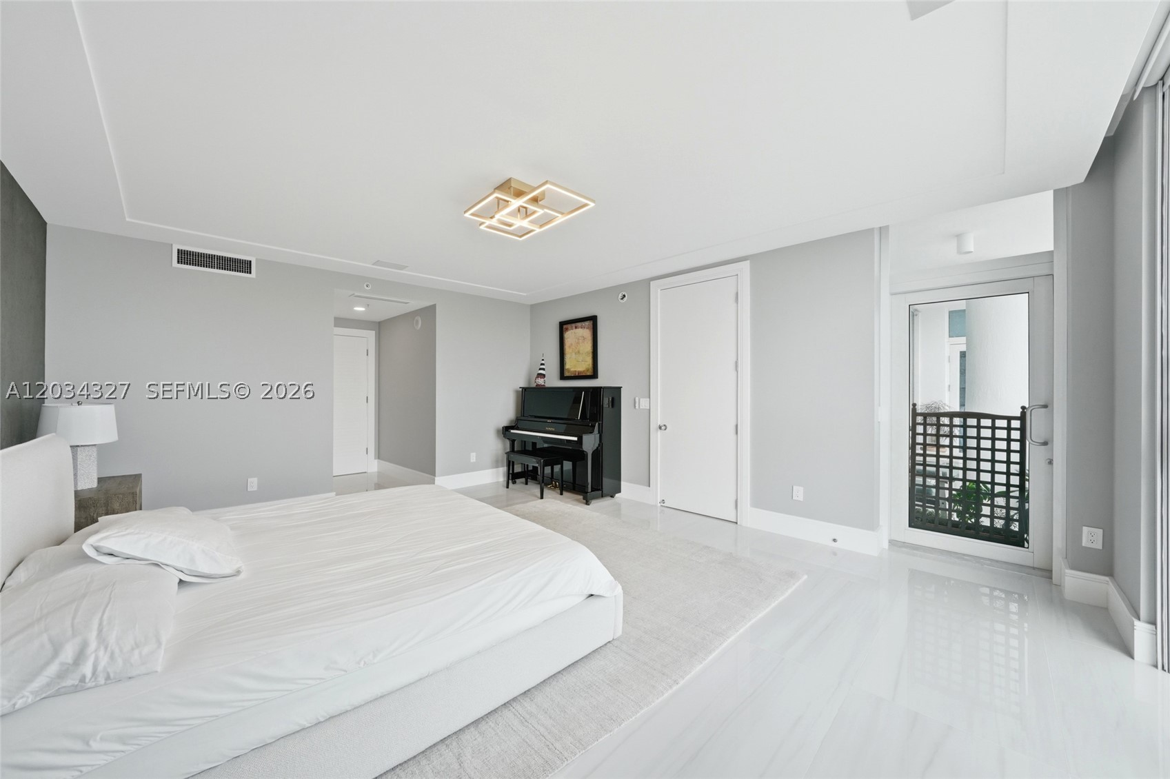 LA RIVE CONDO - Residential
