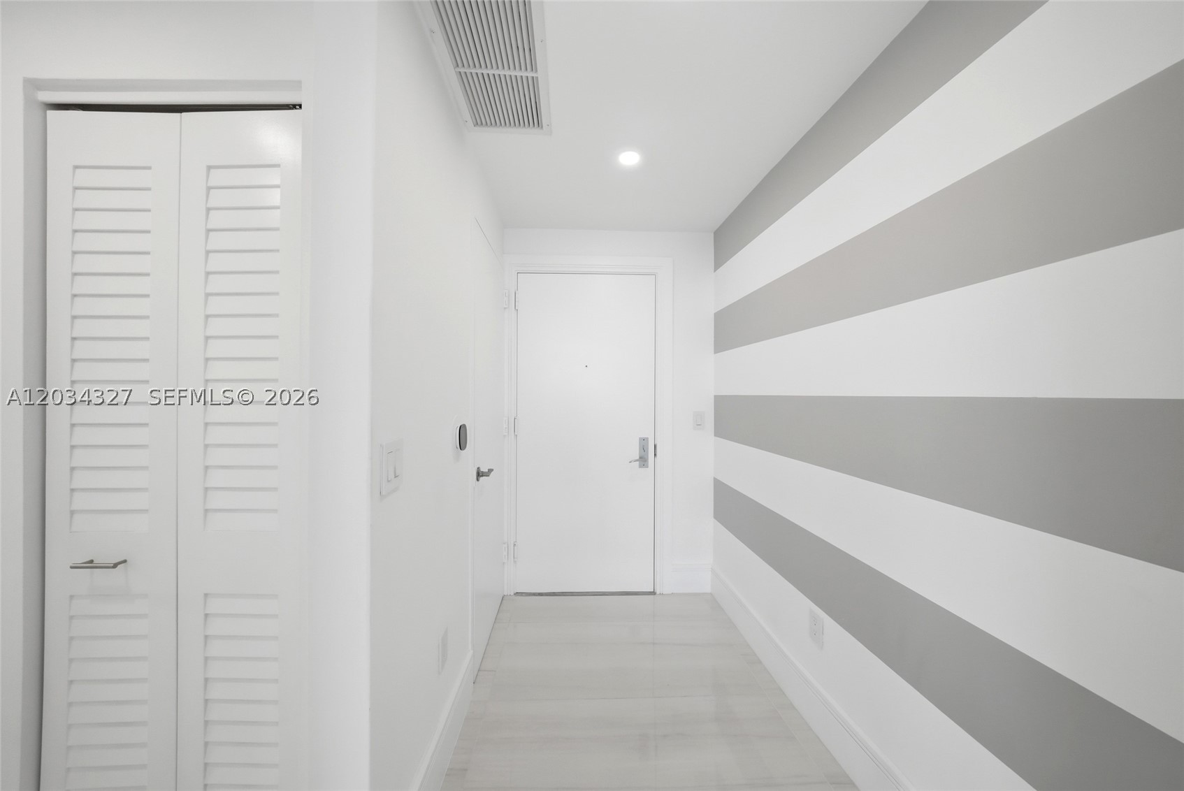LA RIVE CONDO - Residential