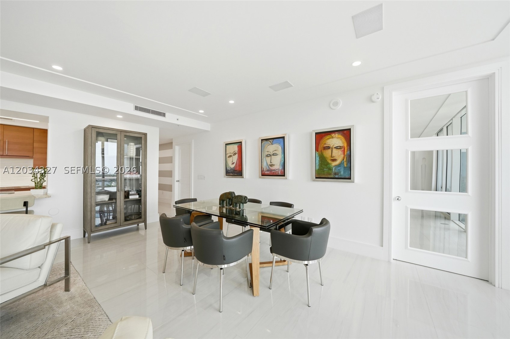 LA RIVE CONDO - Residential