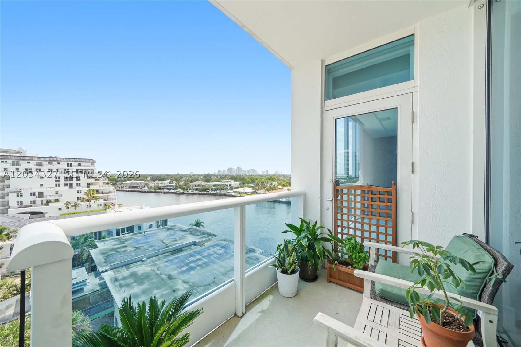 LA RIVE CONDO - Residential
