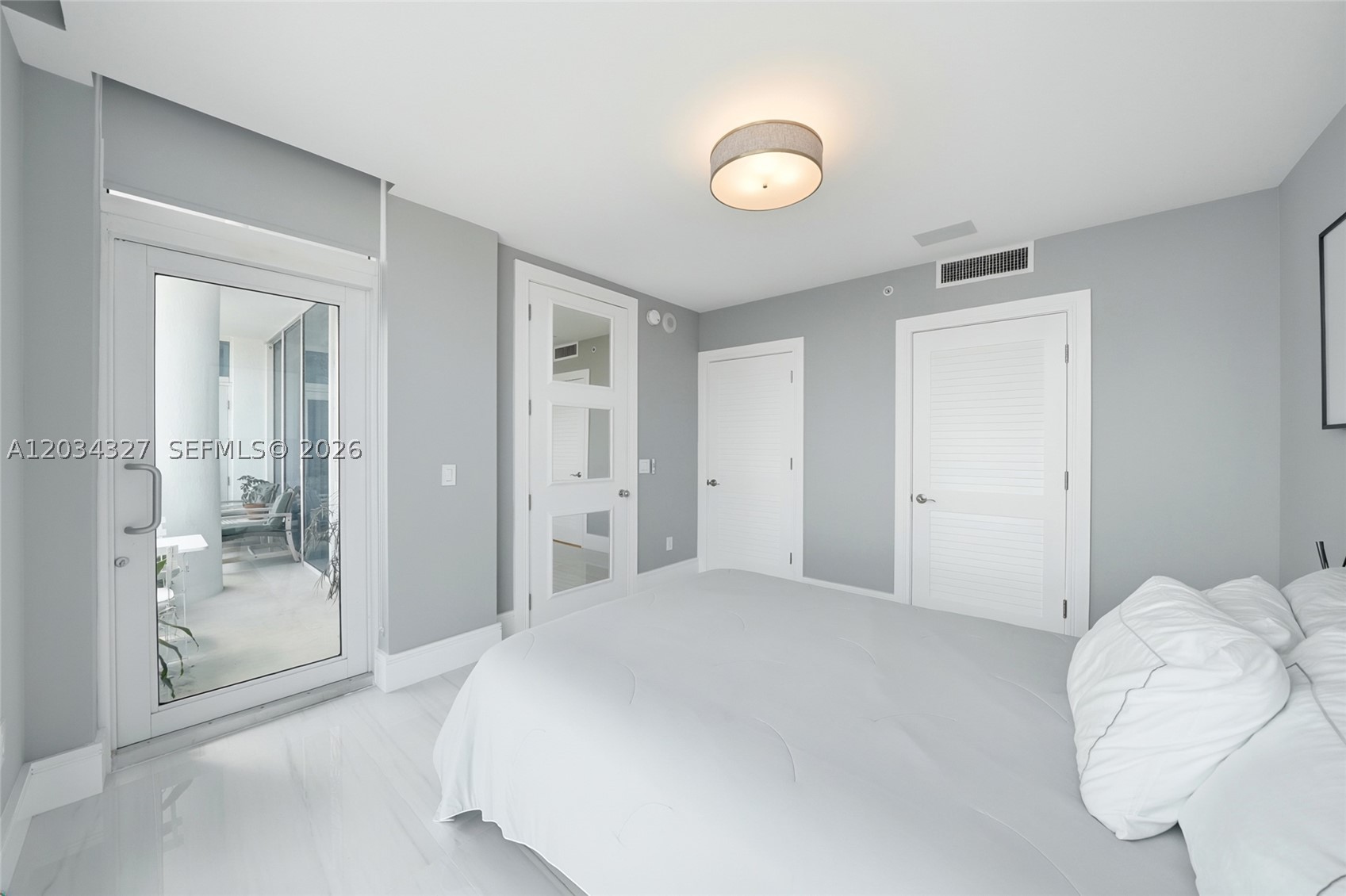LA RIVE CONDO - Residential