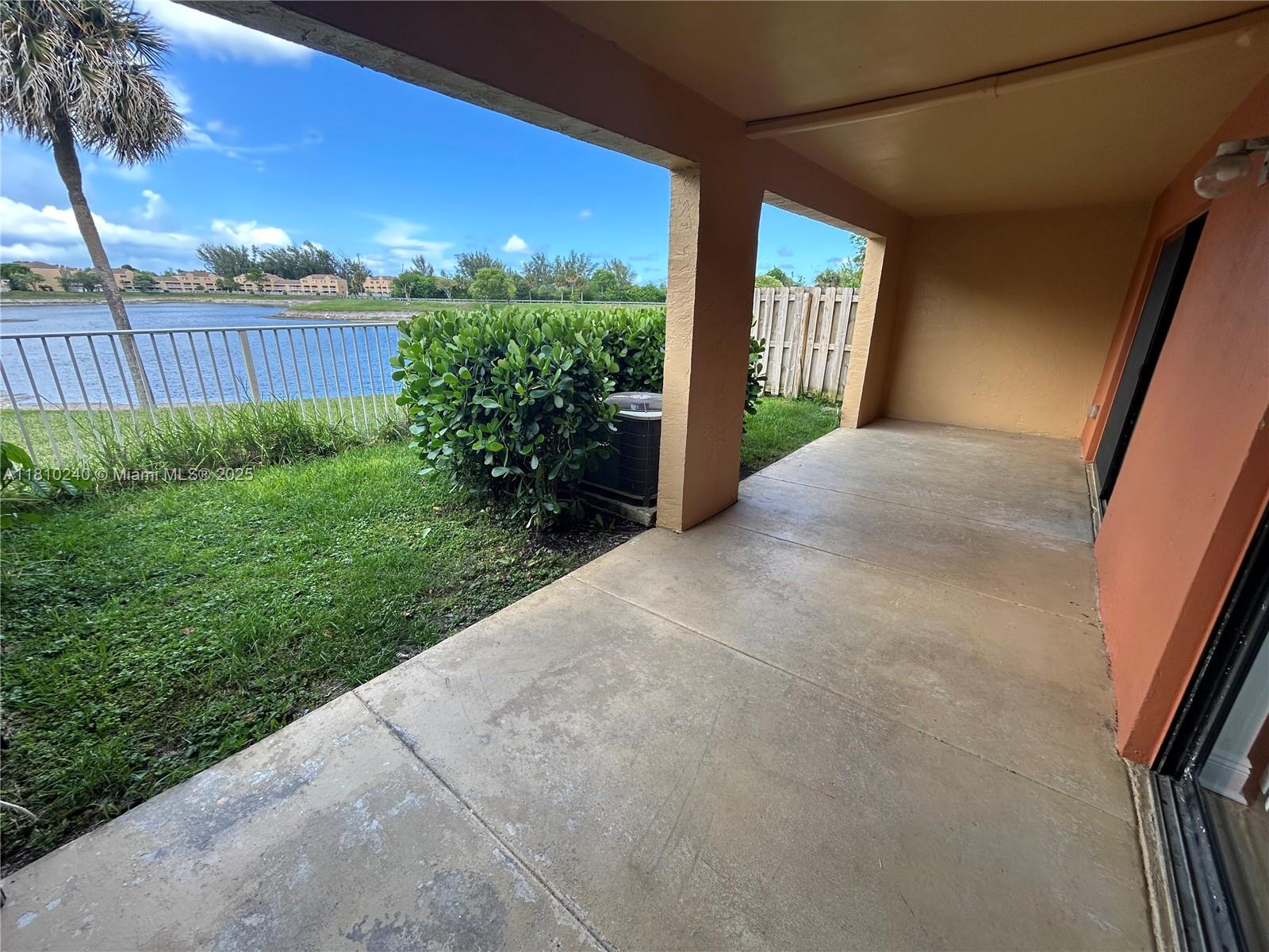VILLAS AT LAKEVIEW CONDO - Residential Lease