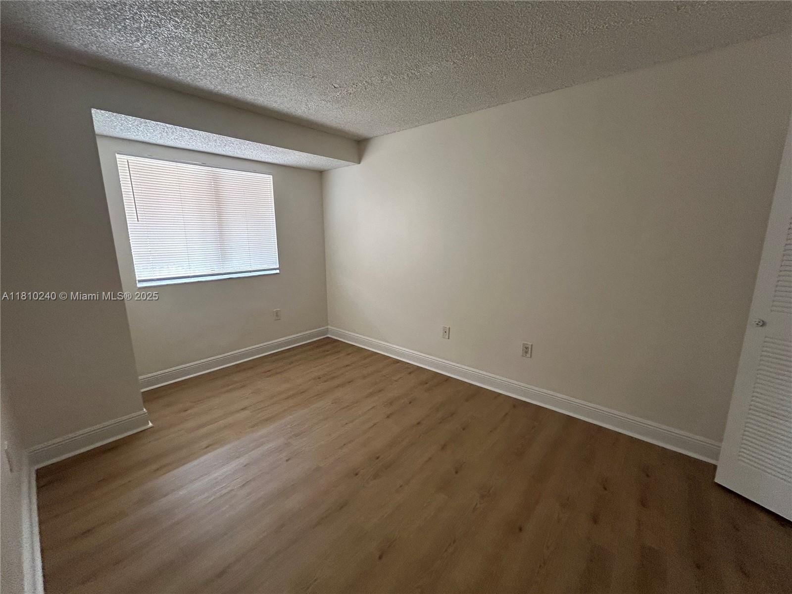 VILLAS AT LAKEVIEW CONDO - Residential Lease