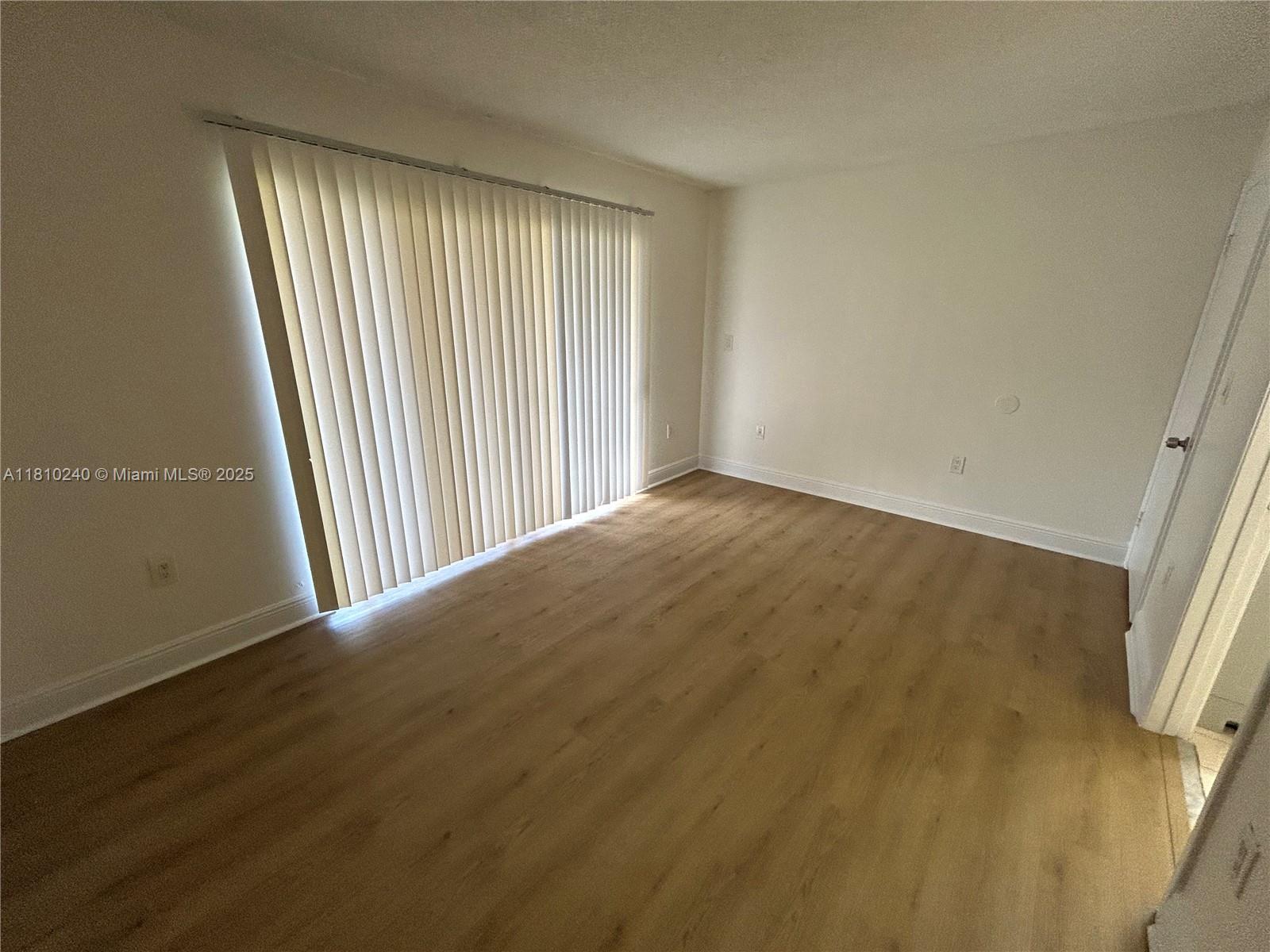 VILLAS AT LAKEVIEW CONDO - Residential Lease