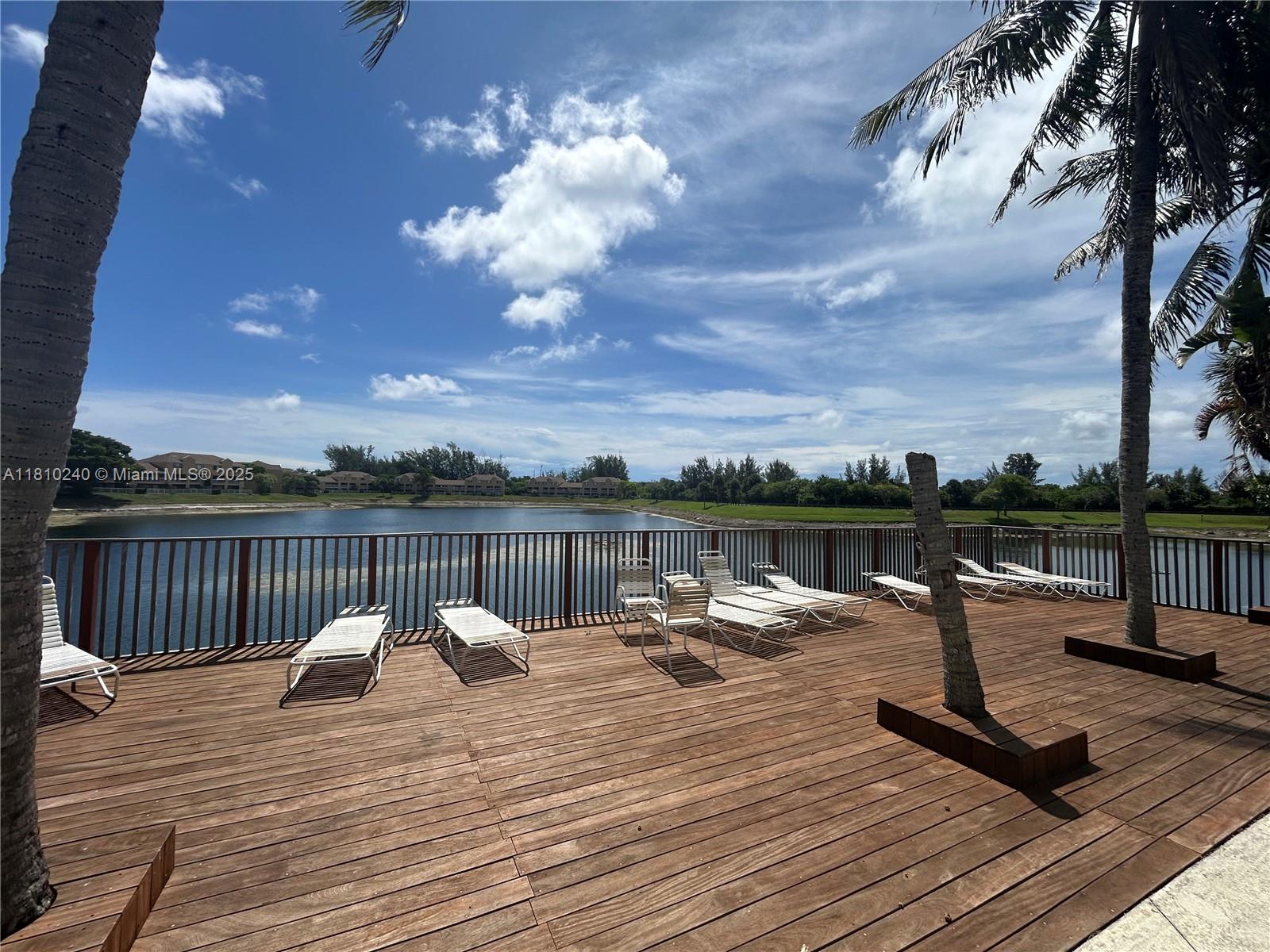 VILLAS AT LAKEVIEW CONDO - Residential Lease