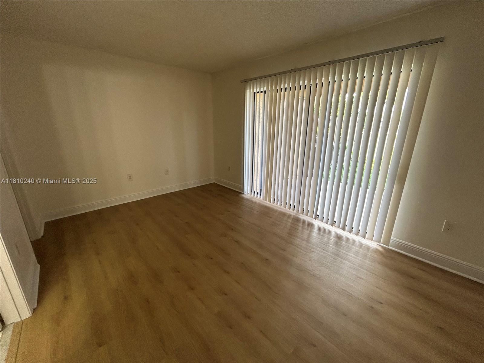 VILLAS AT LAKEVIEW CONDO - Residential Lease