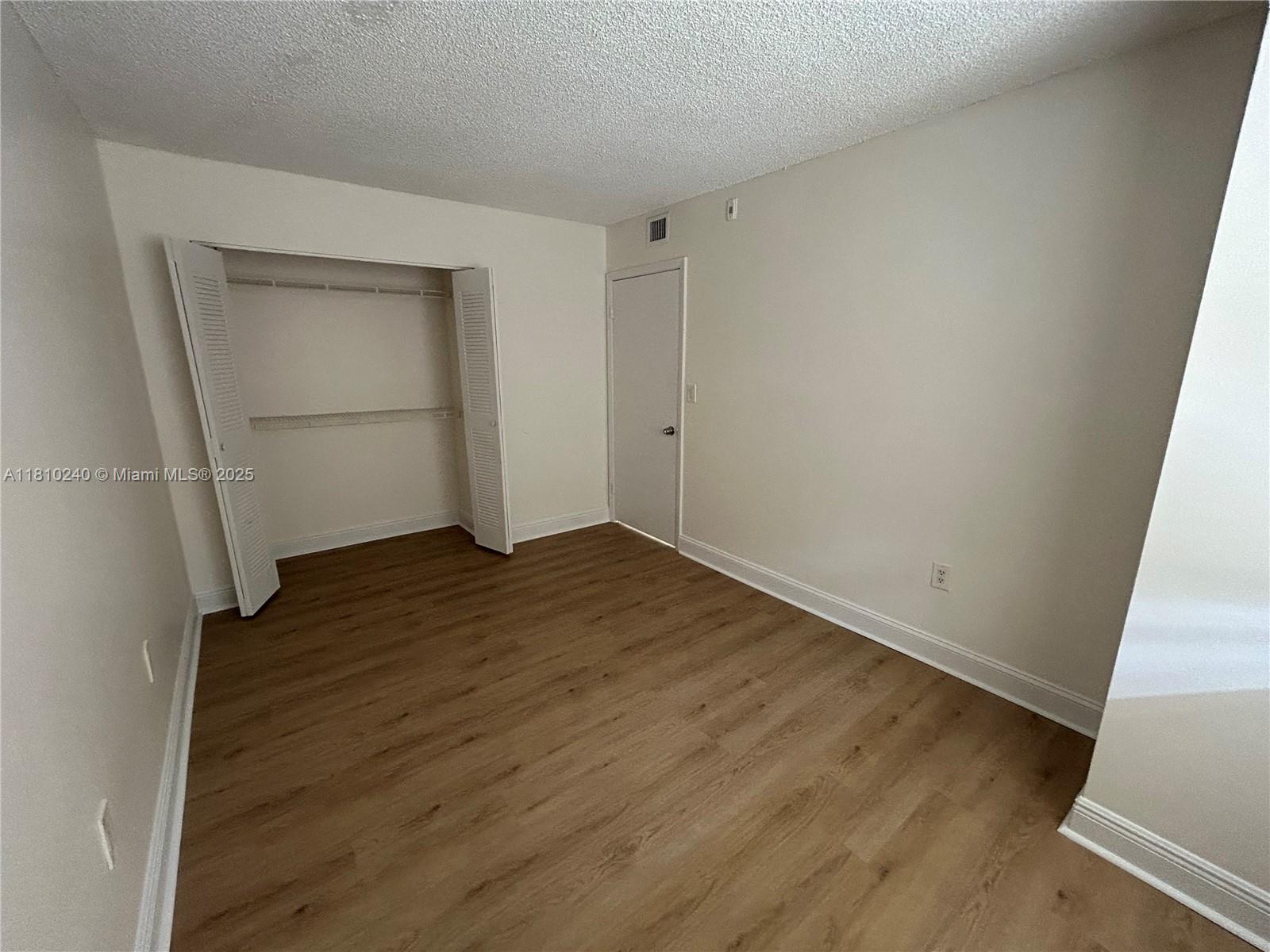 VILLAS AT LAKEVIEW CONDO - Residential Lease