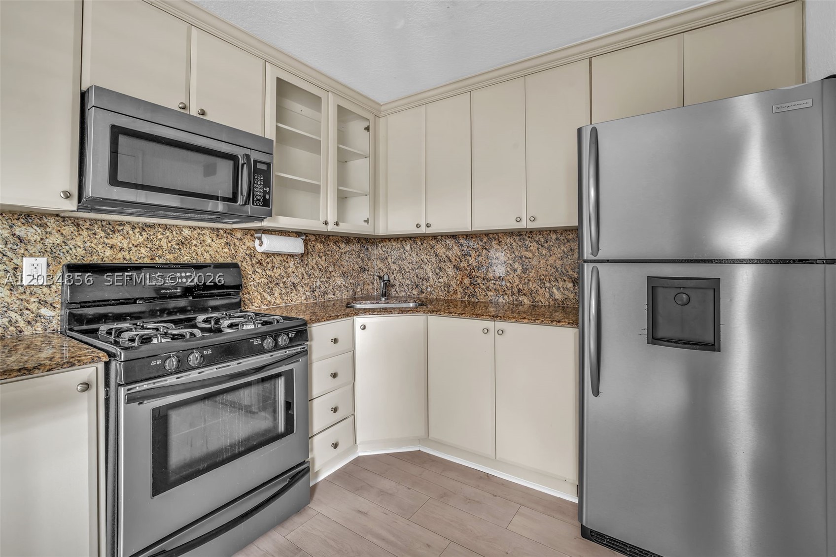 VIRGINIA POINTE CONDO - Residential Lease