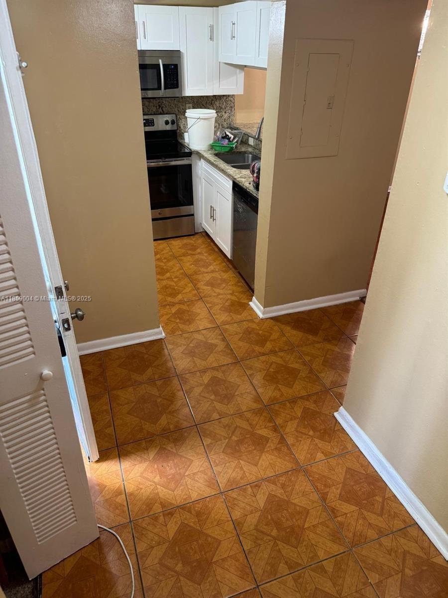 ST ANDREWS PALM BEACH CON - Residential Lease