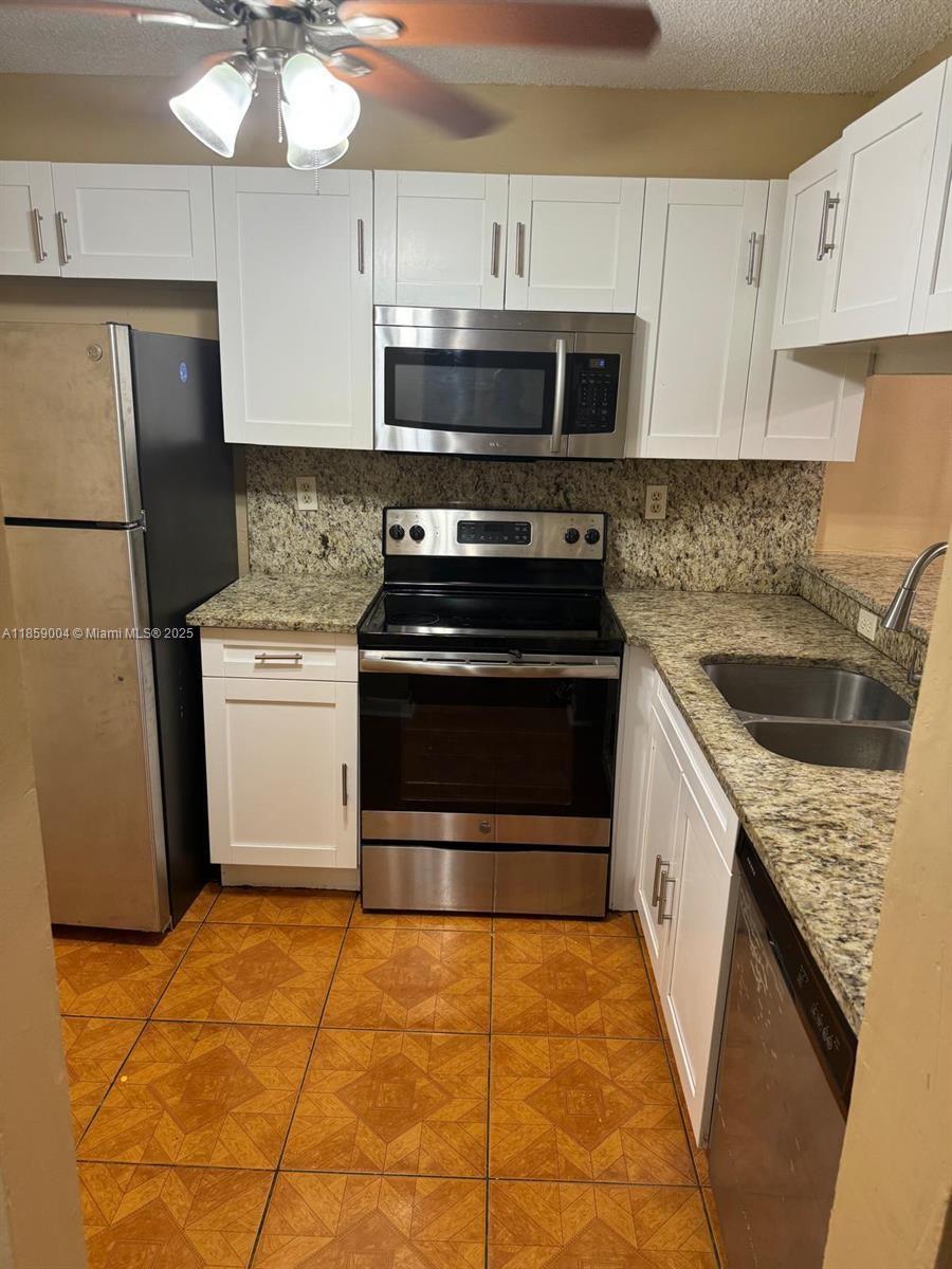 ST ANDREWS PALM BEACH CON - Residential Lease