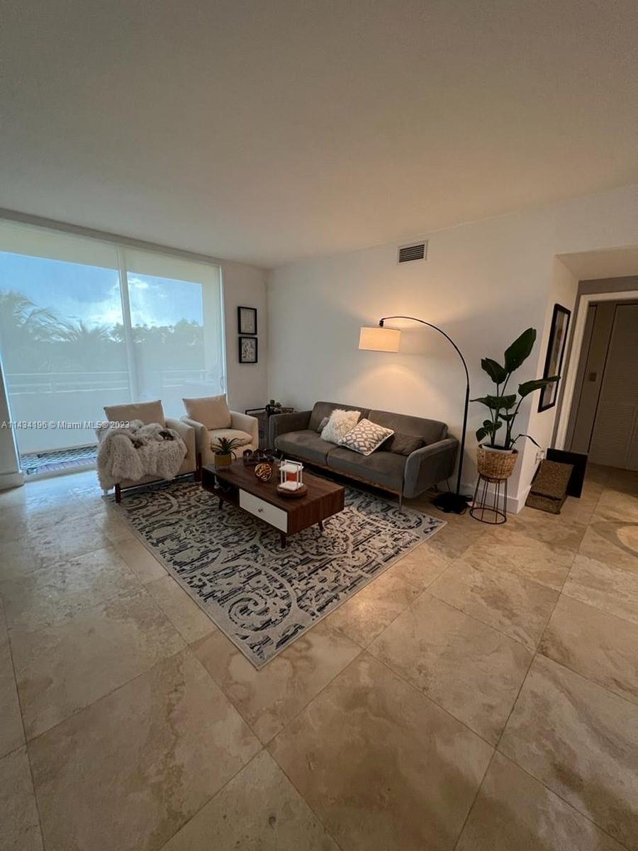 VENTURE AT AVENTURA WEST - Residential
