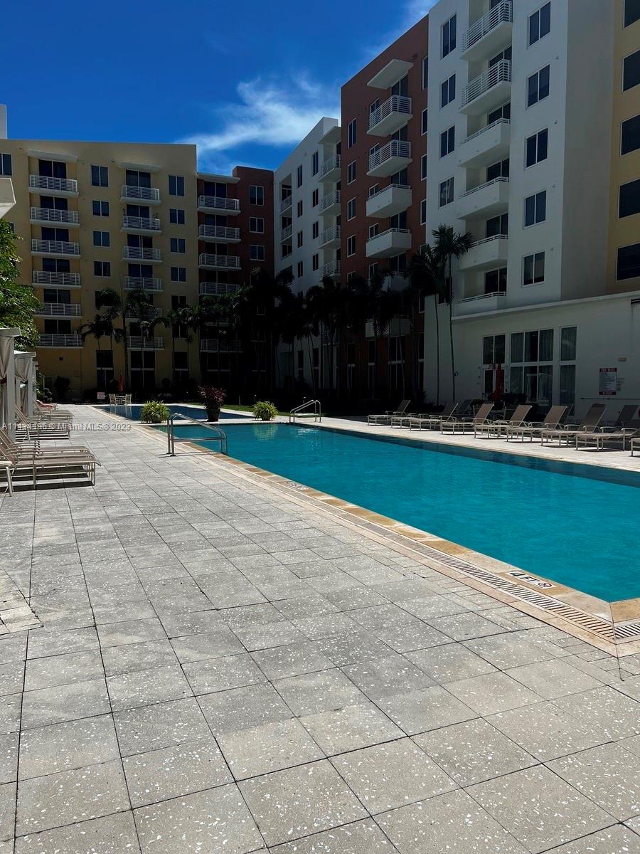 VENTURE AT AVENTURA WEST - Residential