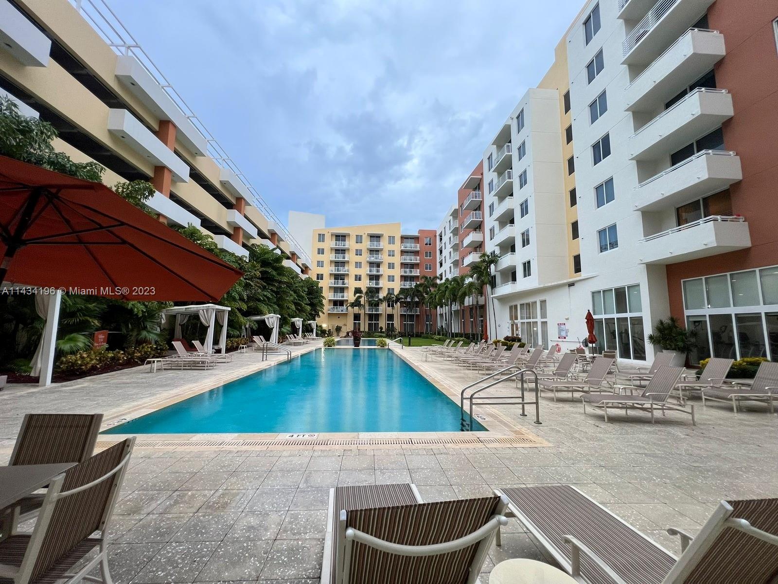 VENTURE AT AVENTURA WEST - Residential