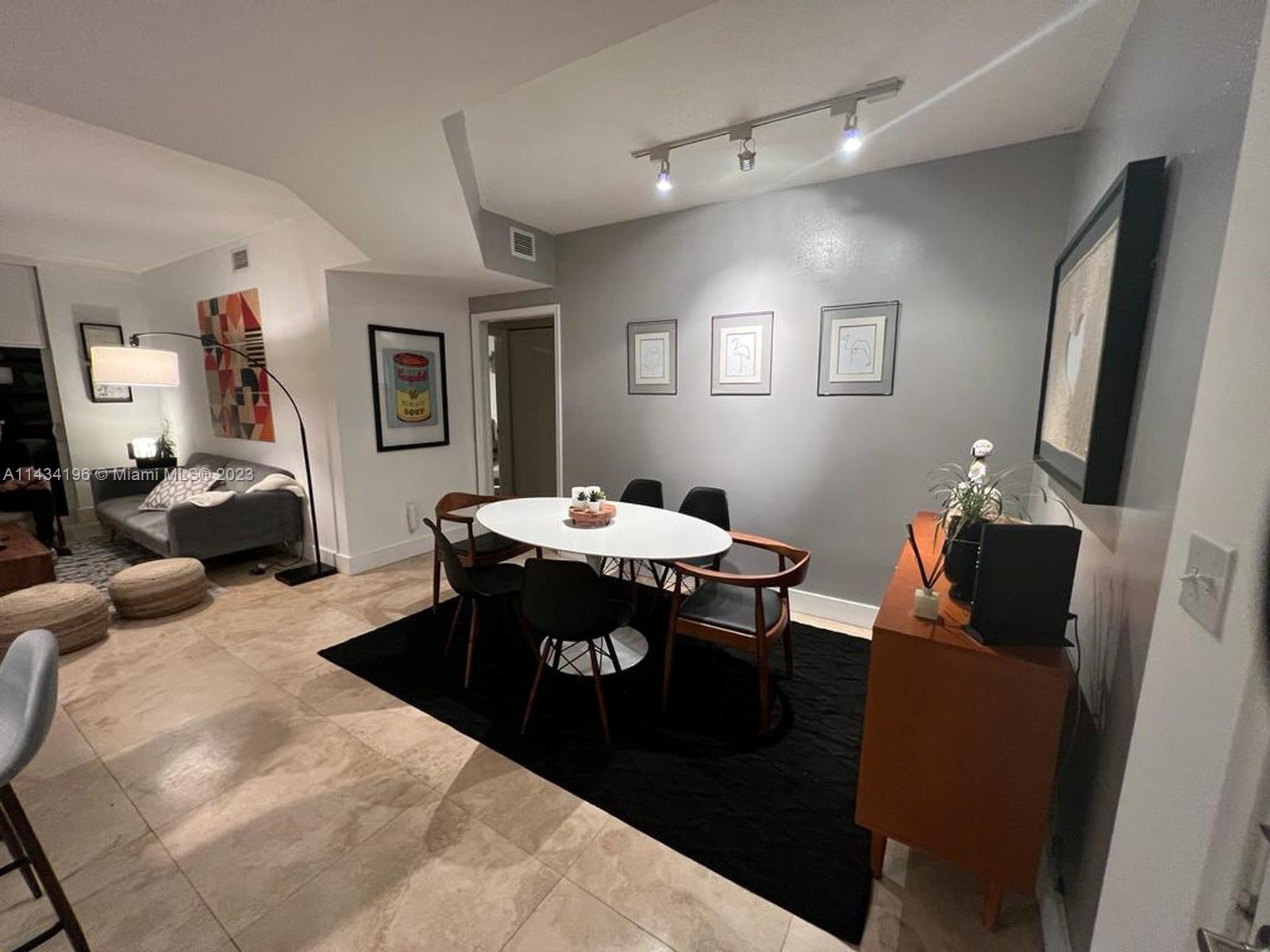VENTURE AT AVENTURA WEST - Residential
