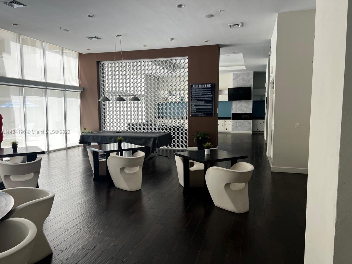 VENTURE AT AVENTURA WEST - Residential
