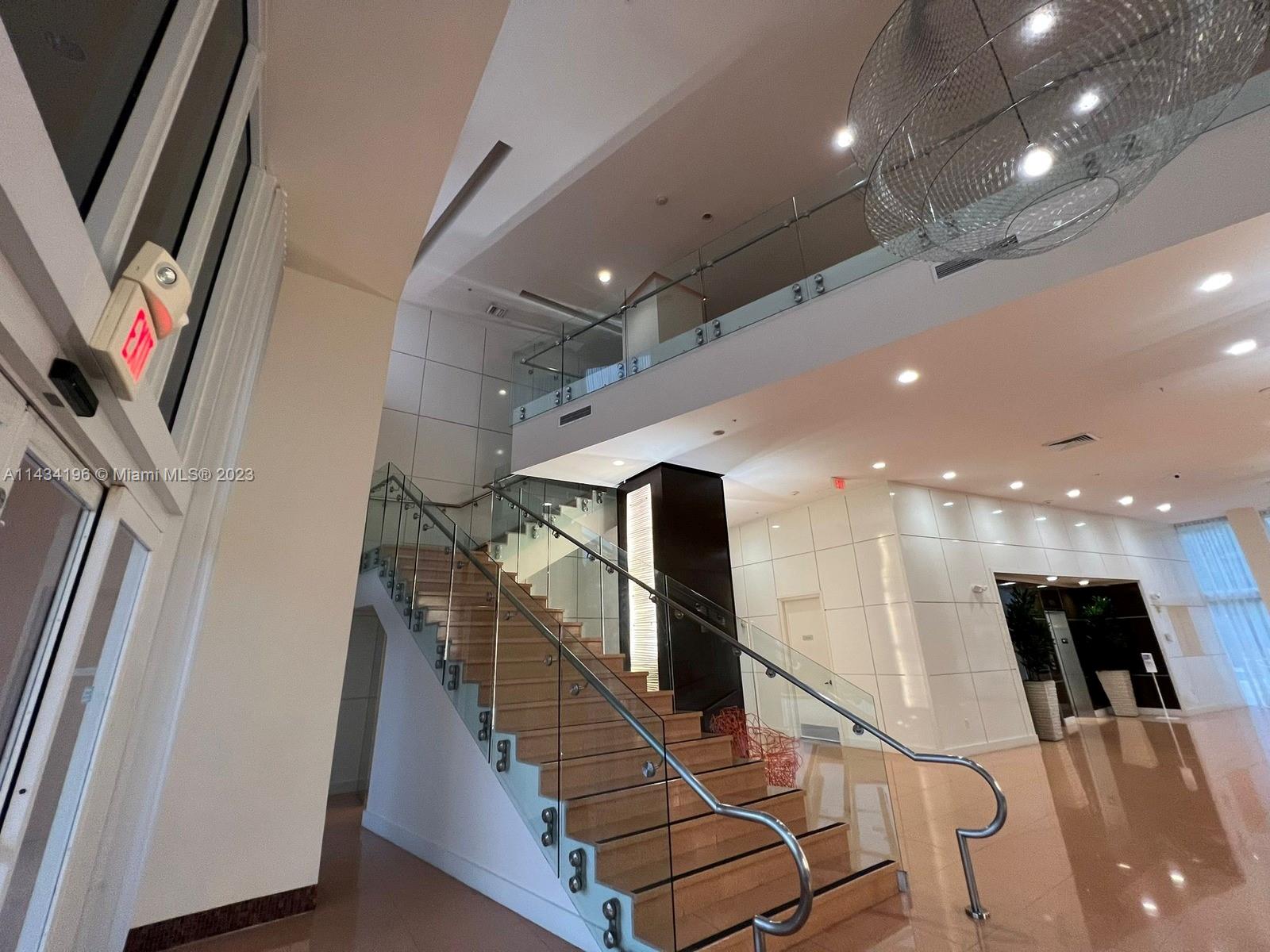 VENTURE AT AVENTURA WEST - Residential