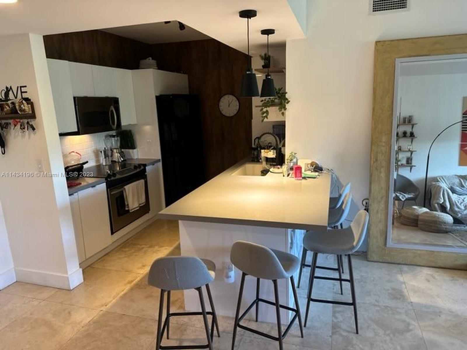 VENTURE AT AVENTURA WEST - Residential