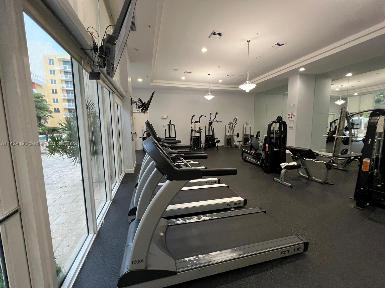 VENTURE AT AVENTURA WEST - Residential