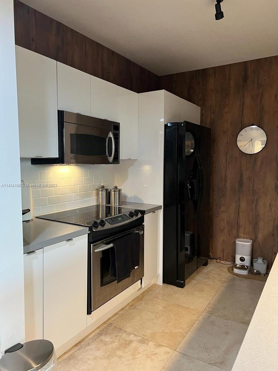 VENTURE AT AVENTURA WEST - Residential