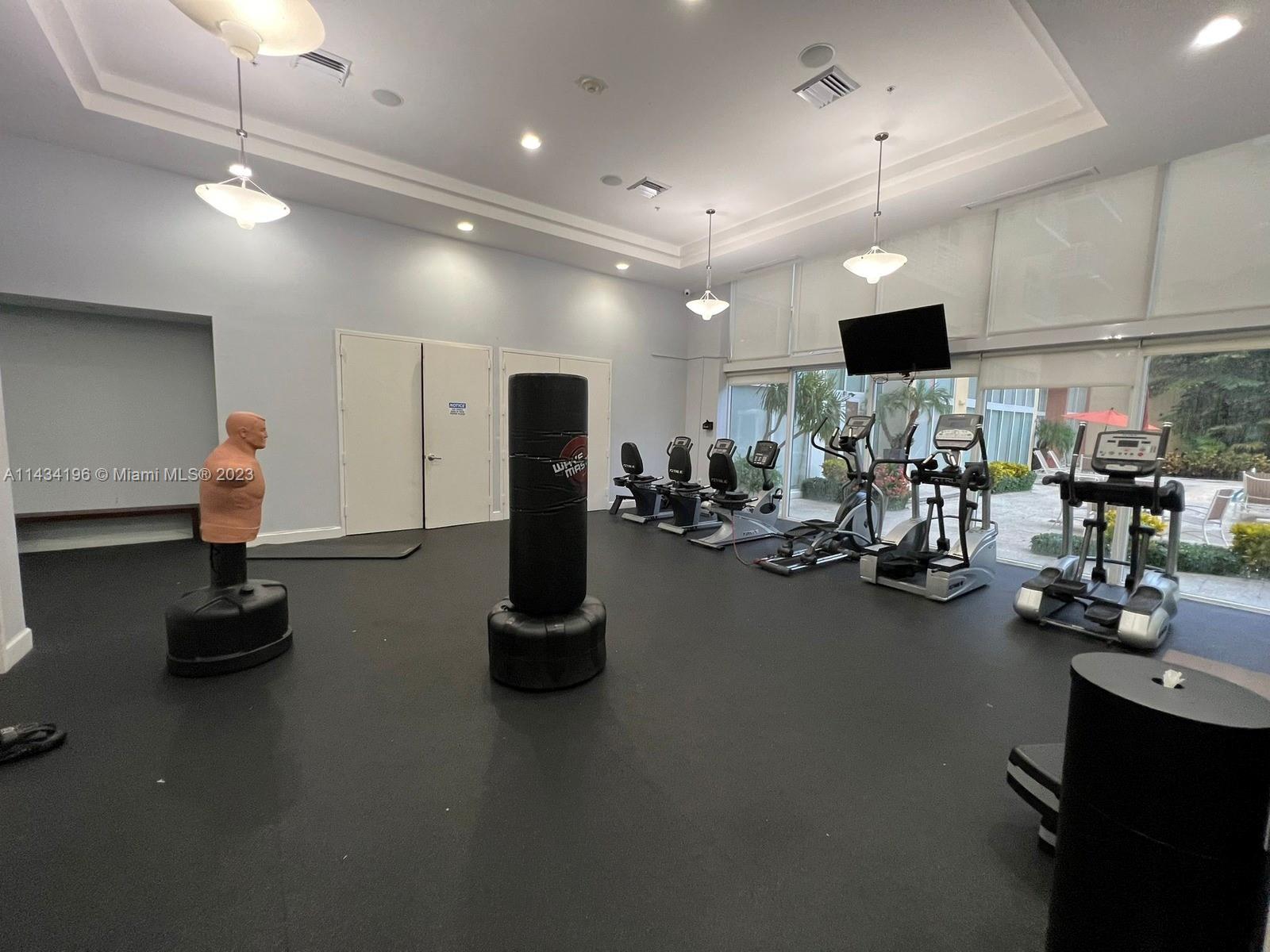 VENTURE AT AVENTURA WEST - Residential