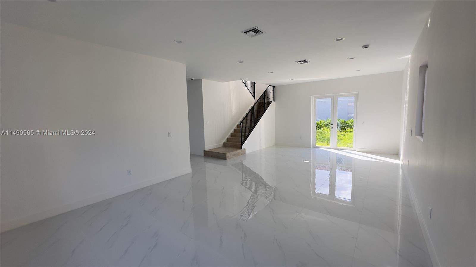 FOREST VIEW ESTATES - Residential Lease