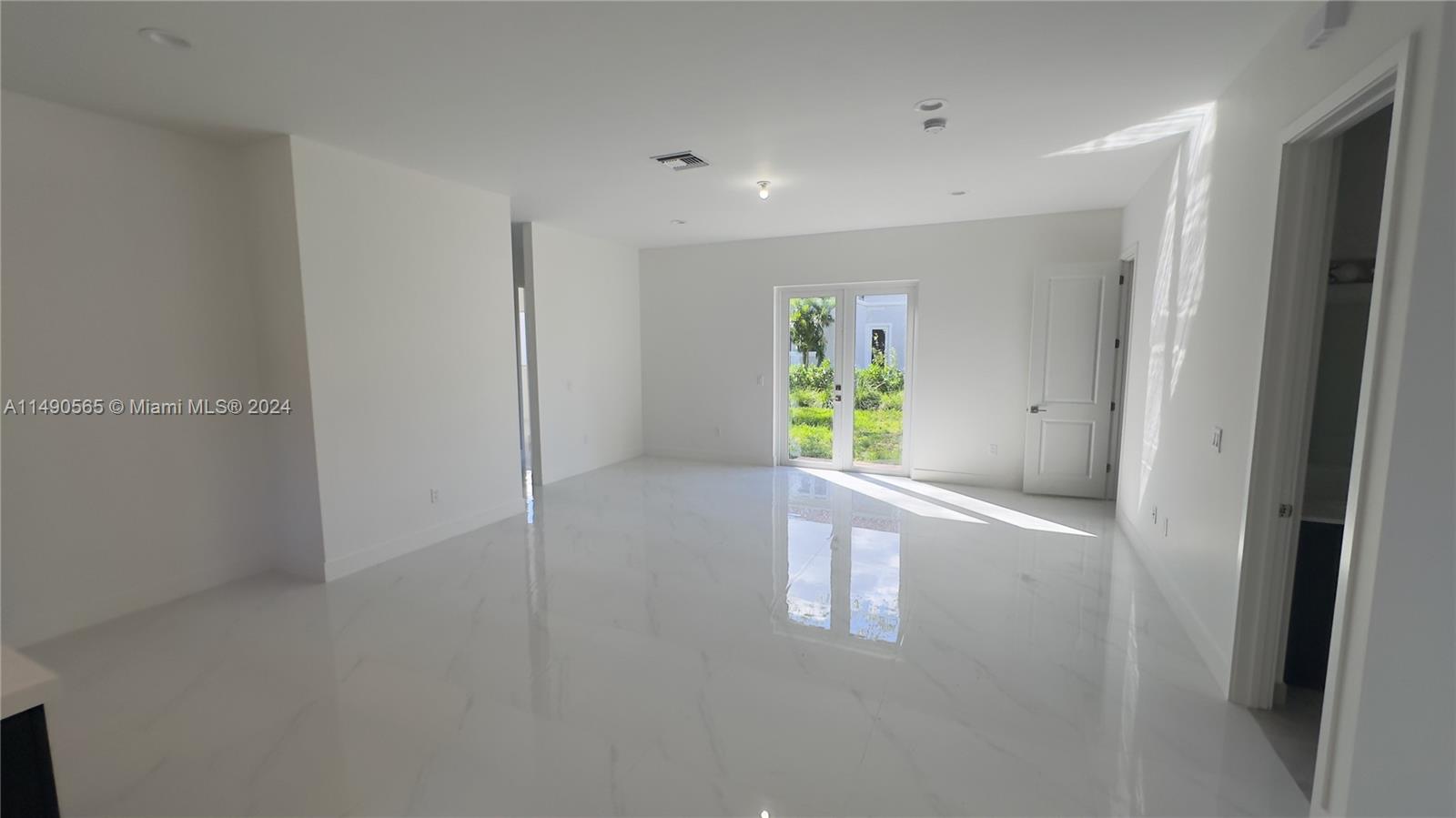 FOREST VIEW ESTATES - Residential Lease