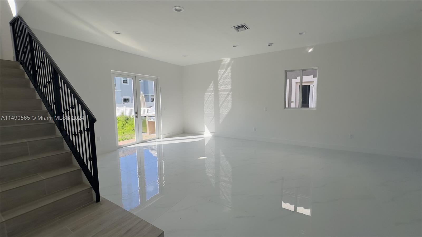 FOREST VIEW ESTATES - Residential Lease