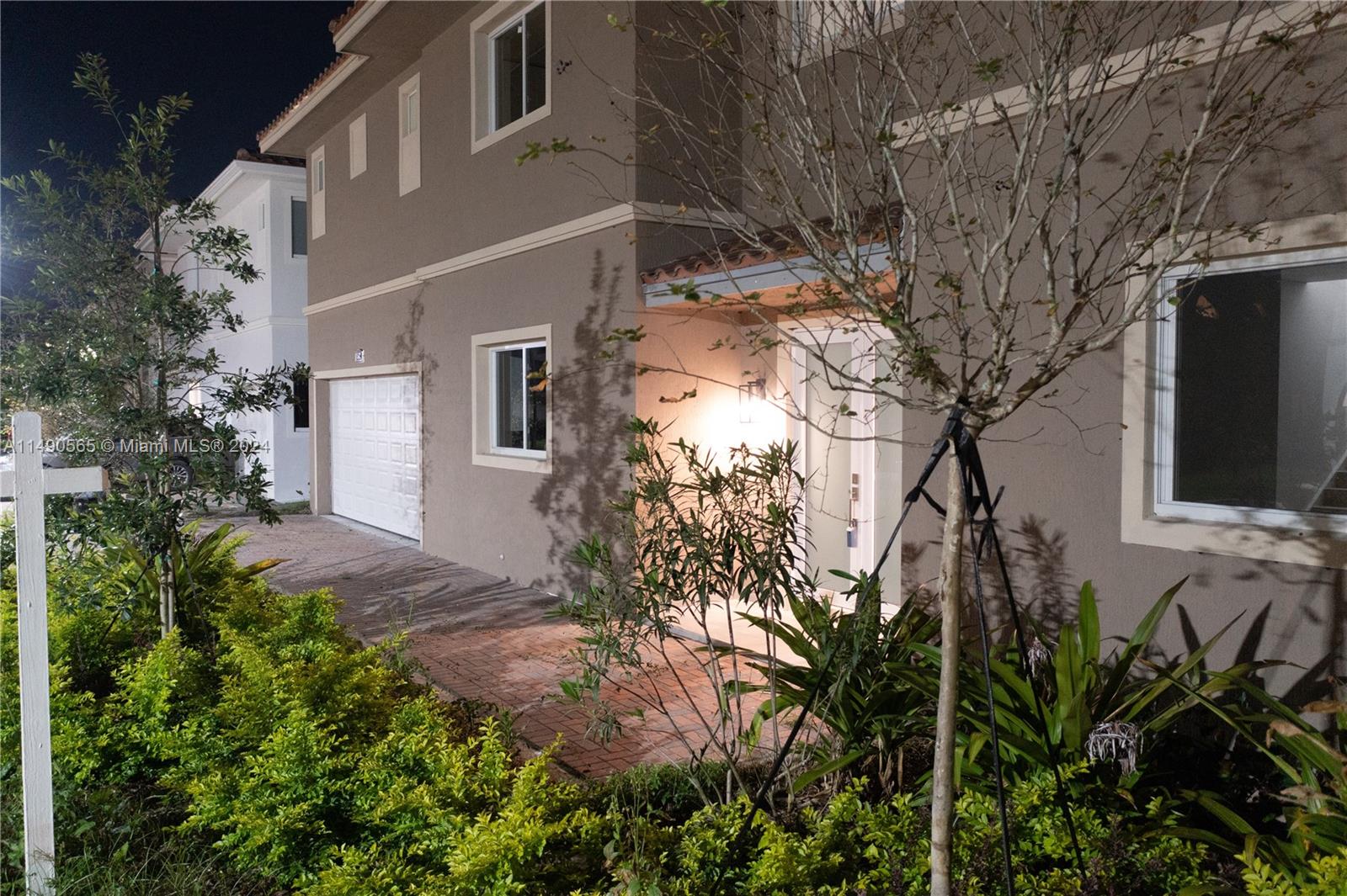 FOREST VIEW ESTATES - Residential Lease