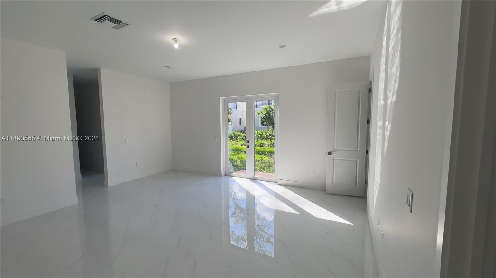 FOREST VIEW ESTATES - Residential Lease