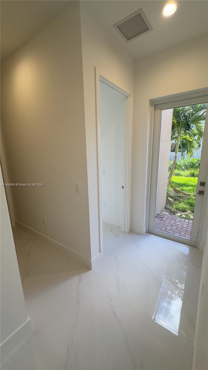 FOREST VIEW ESTATES - Residential Lease