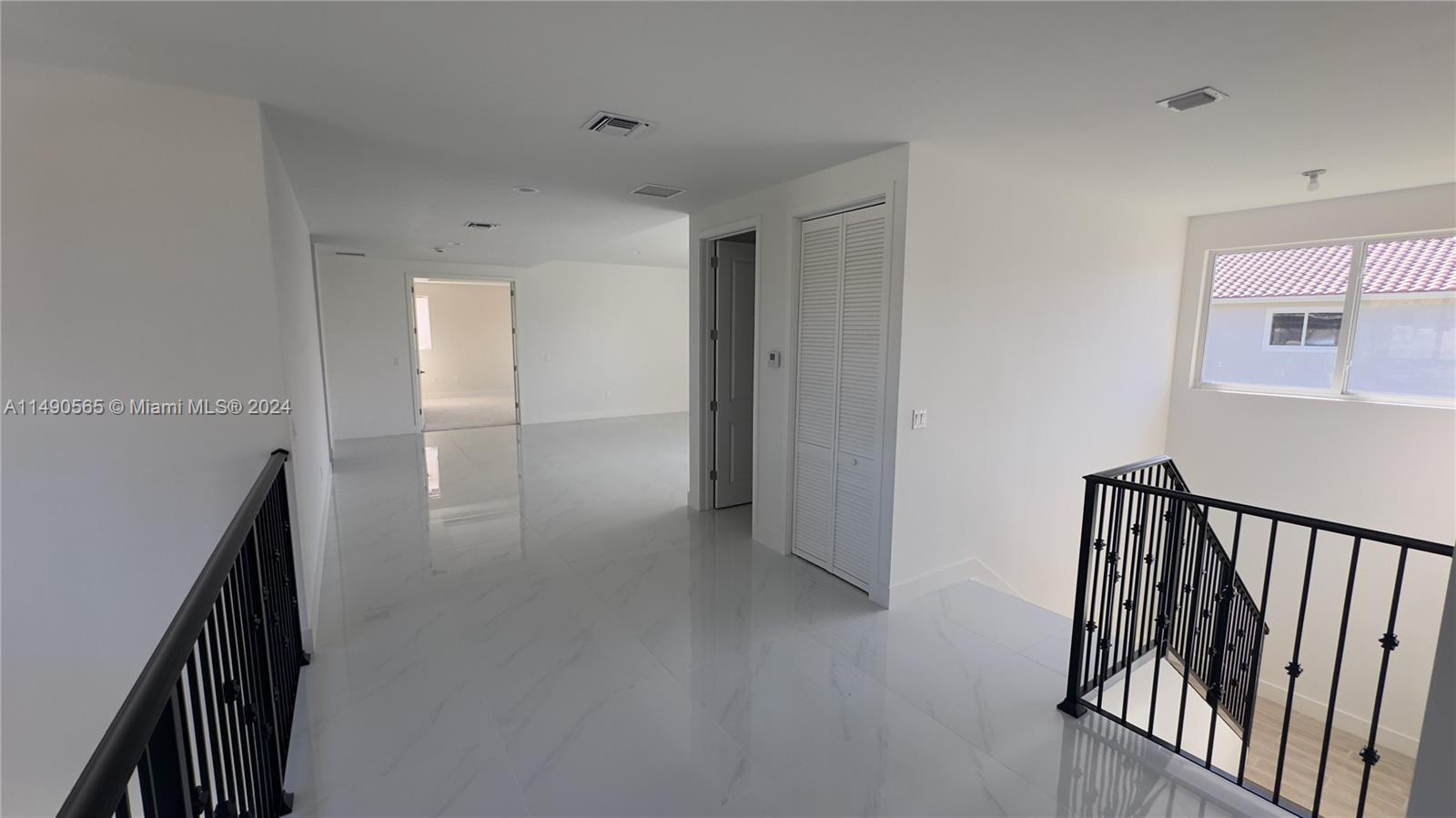 FOREST VIEW ESTATES - Residential Lease