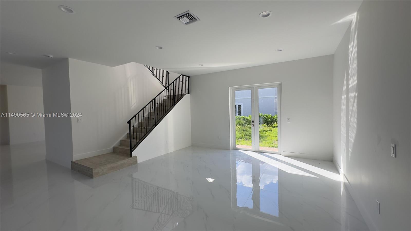FOREST VIEW ESTATES - Residential Lease