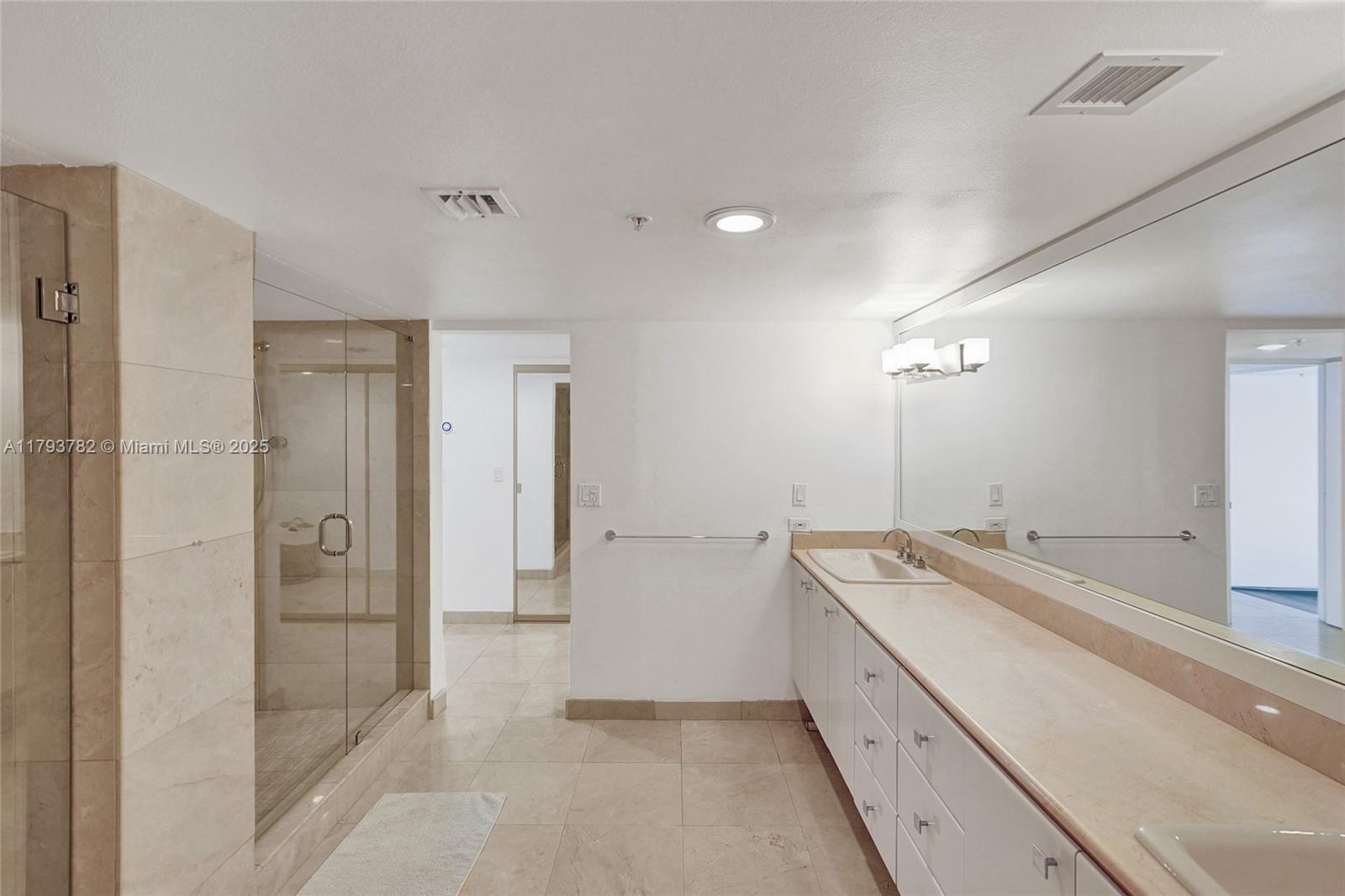 DELVISTA TOWERS CONDO - Residential