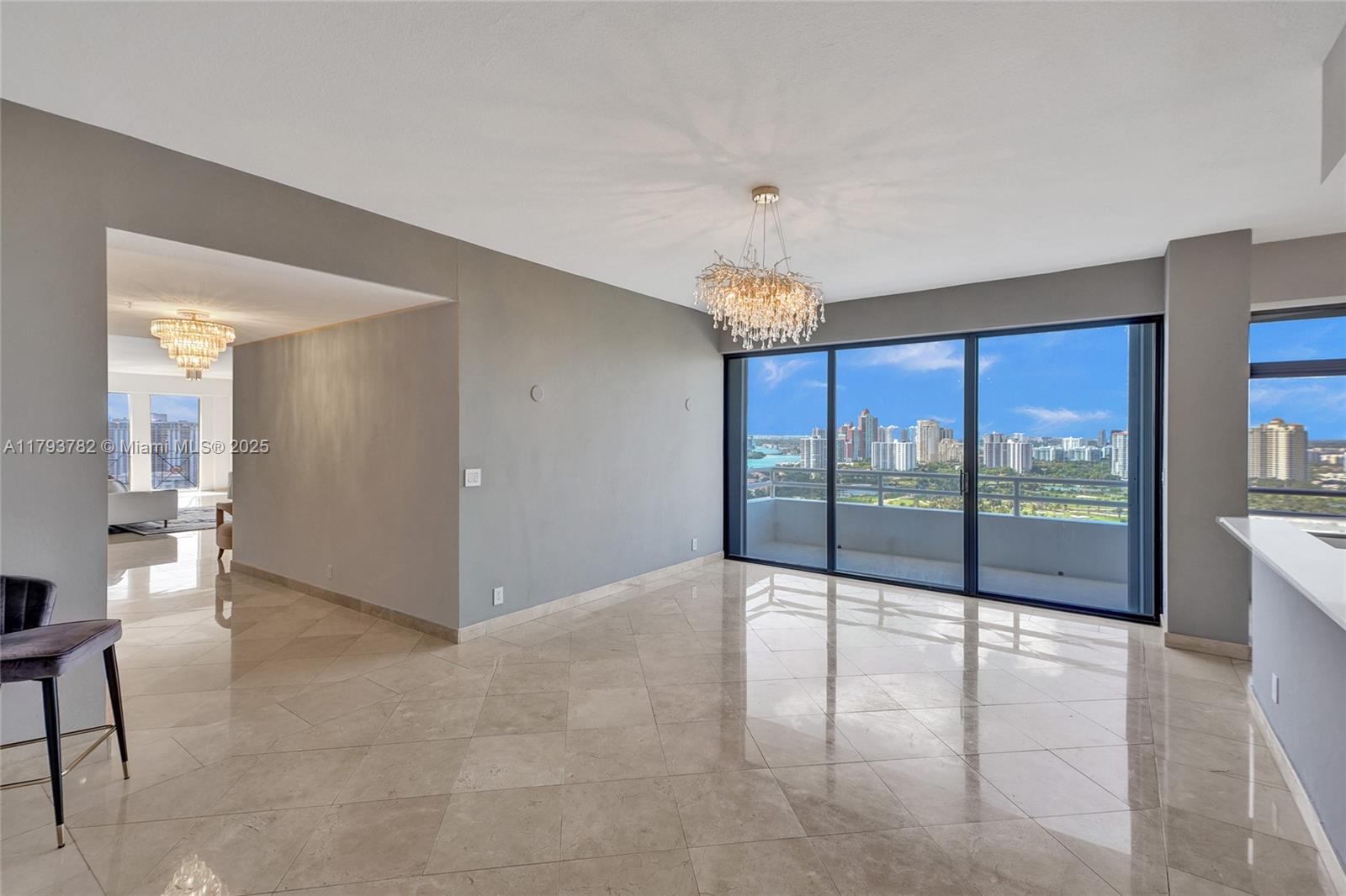 DELVISTA TOWERS CONDO - Residential