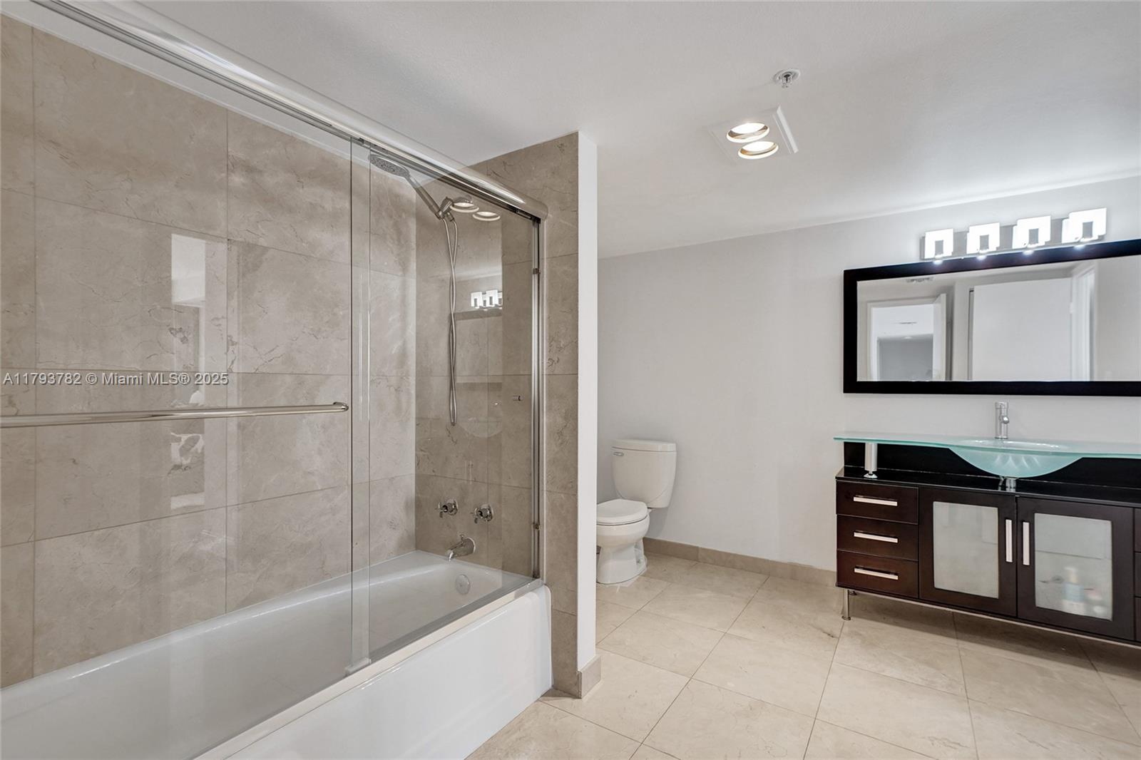 DELVISTA TOWERS CONDO - Residential