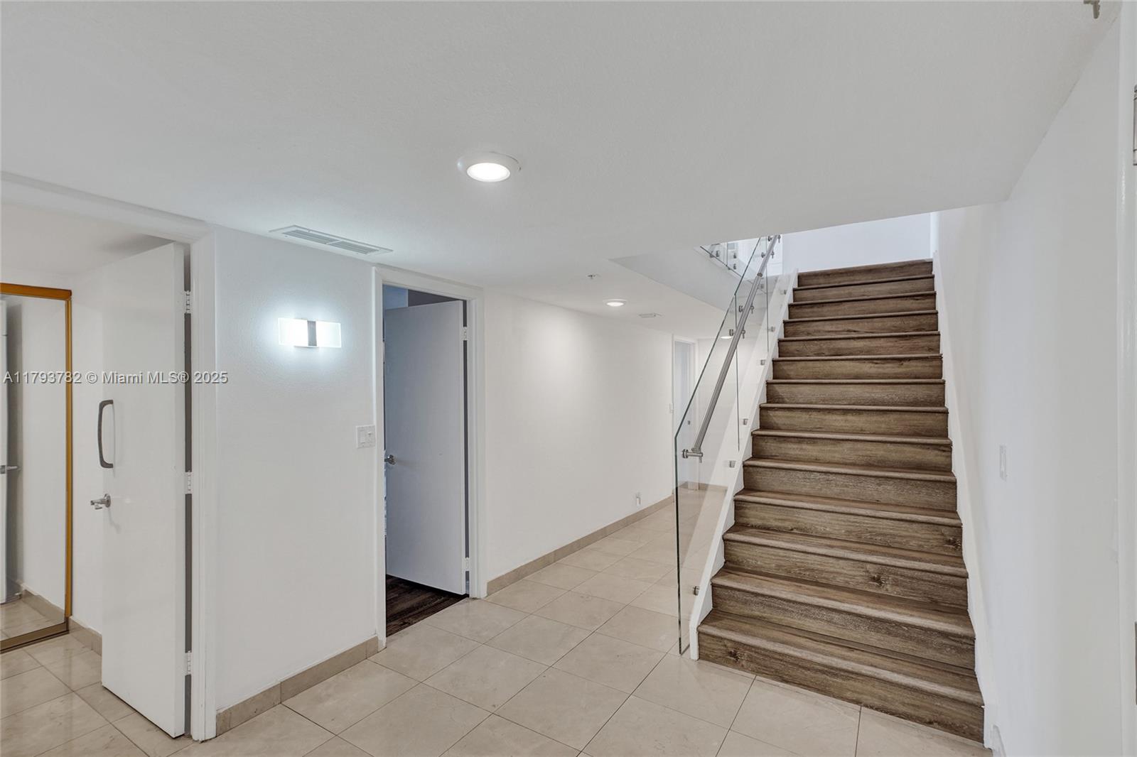 DELVISTA TOWERS CONDO - Residential