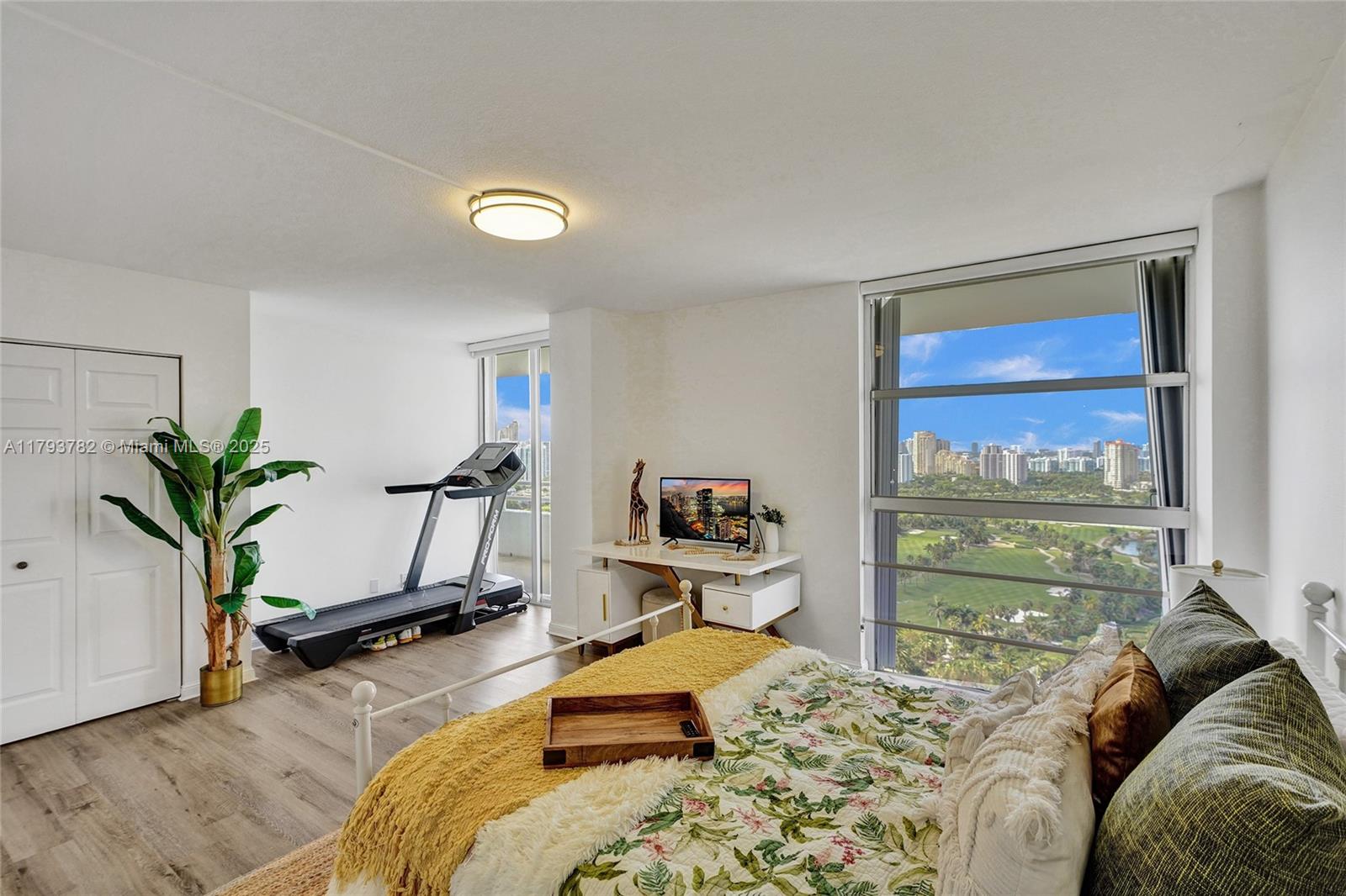 DELVISTA TOWERS CONDO - Residential