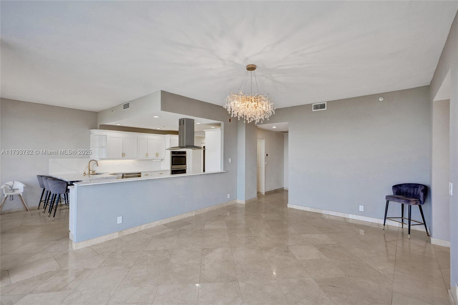 DELVISTA TOWERS CONDO - Residential