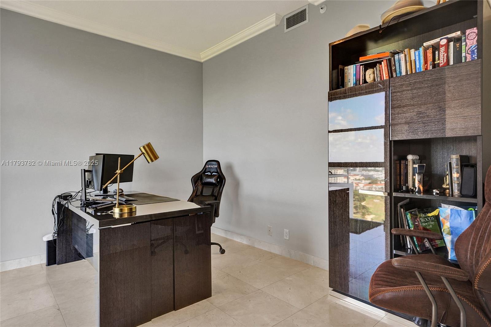 DELVISTA TOWERS CONDO - Residential