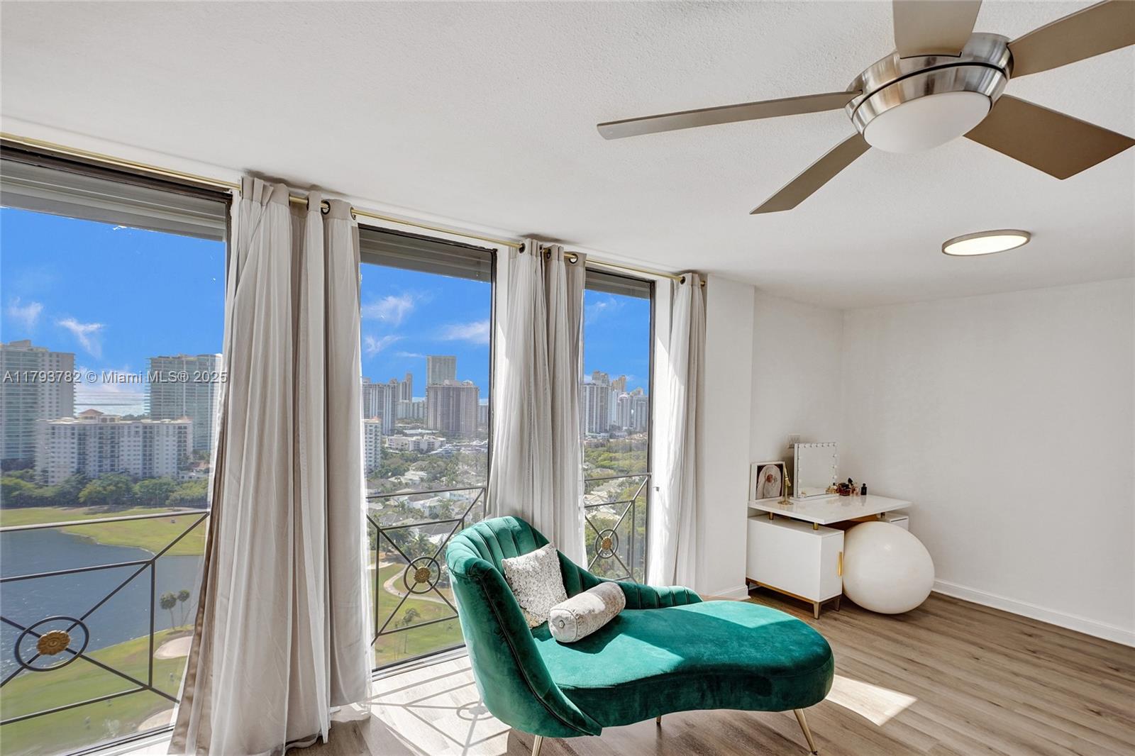 DELVISTA TOWERS CONDO - Residential
