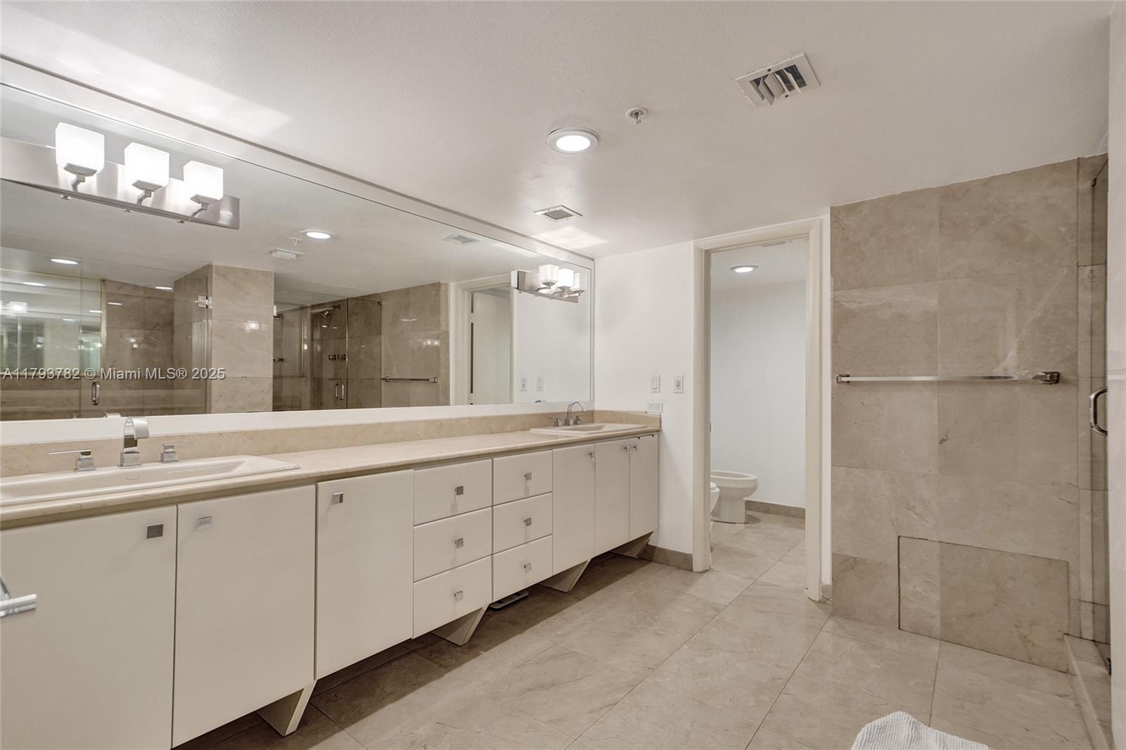 DELVISTA TOWERS CONDO - Residential