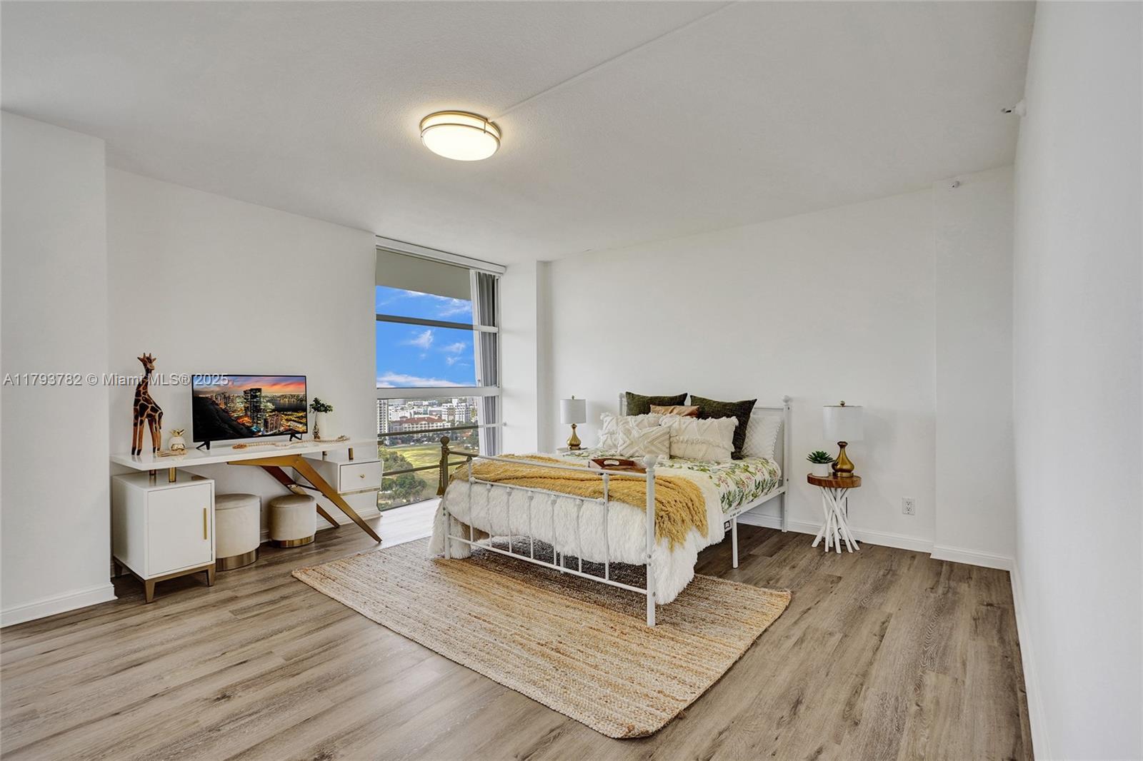 DELVISTA TOWERS CONDO - Residential