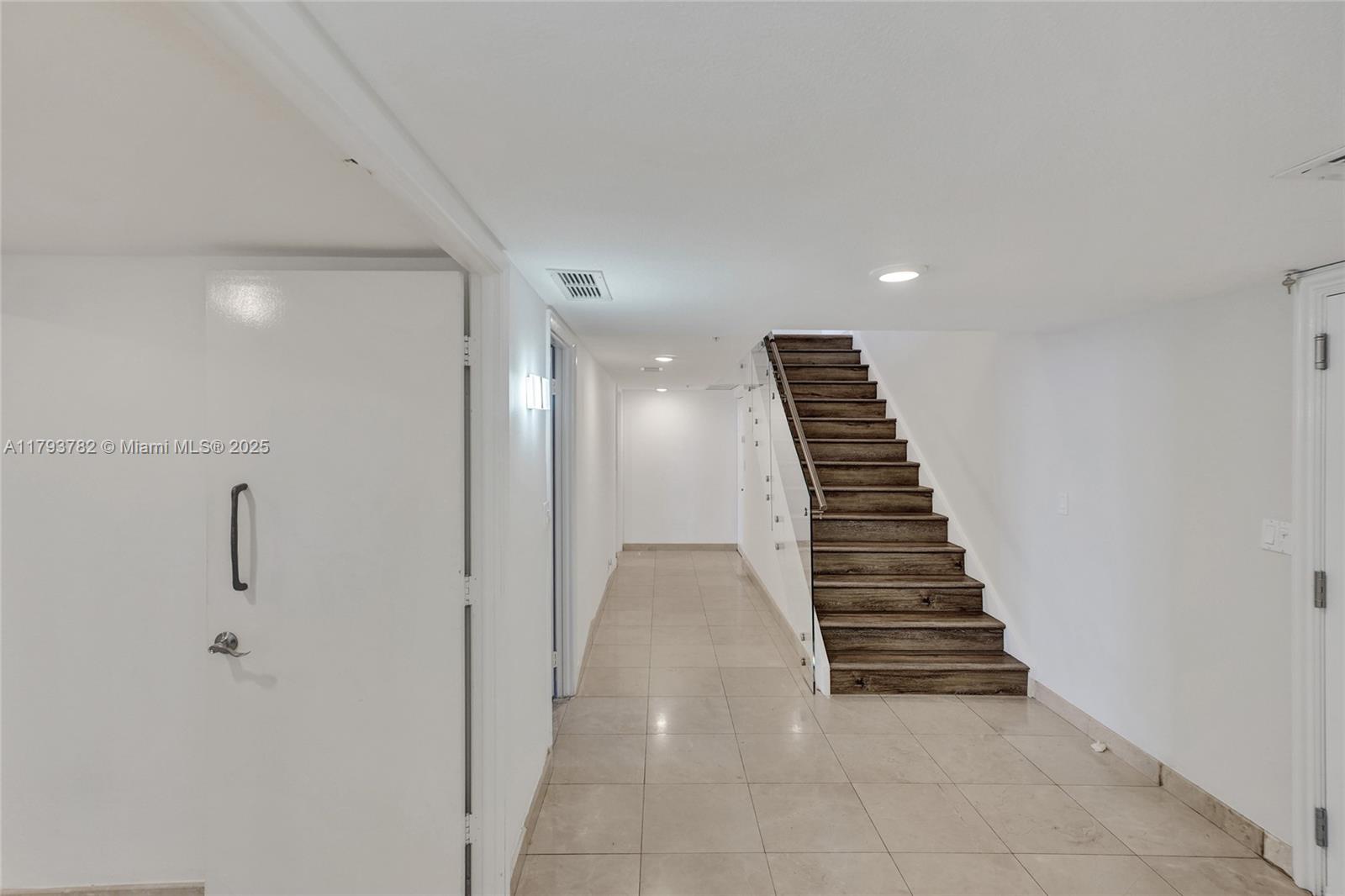 DELVISTA TOWERS CONDO - Residential