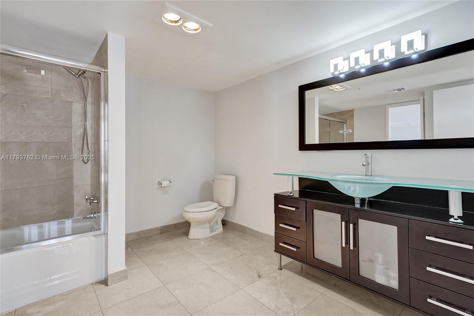 DELVISTA TOWERS CONDO - Residential