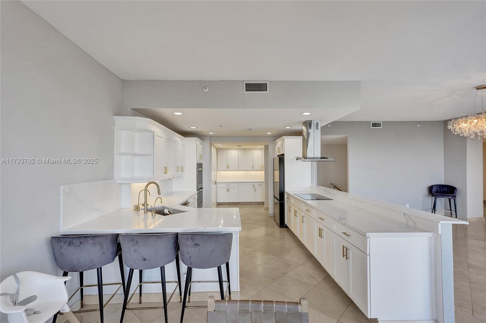 DELVISTA TOWERS CONDO - Residential