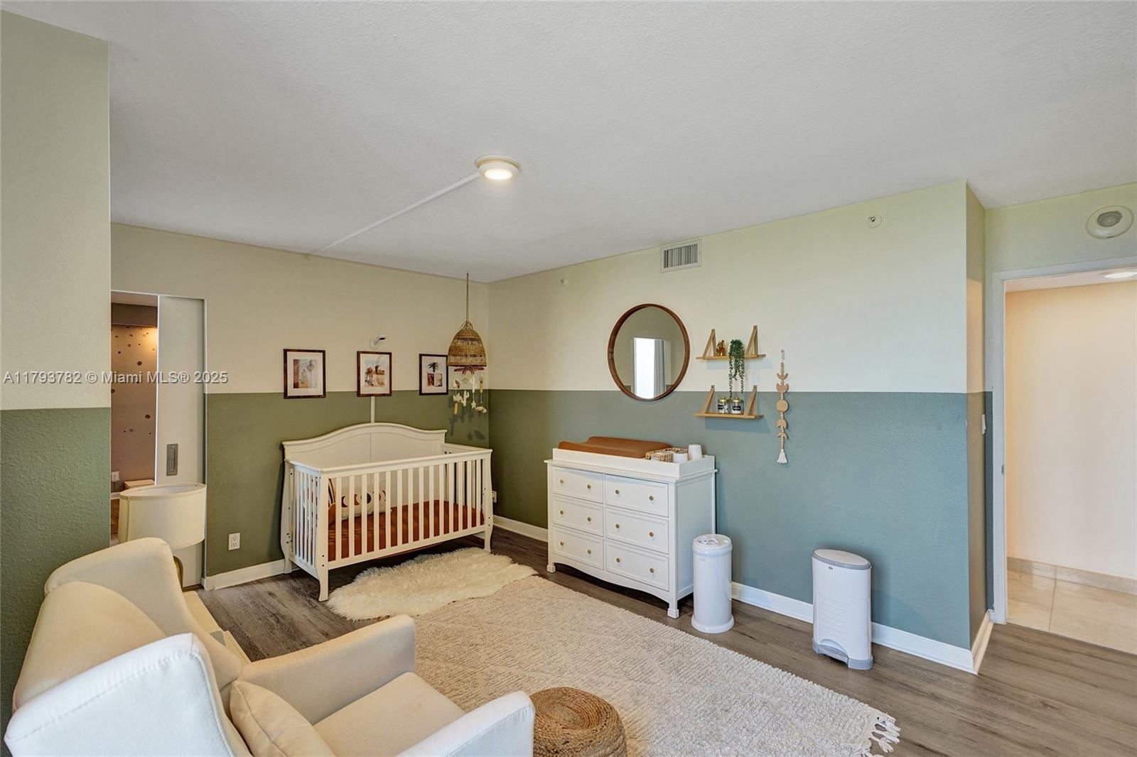 DELVISTA TOWERS CONDO - Residential